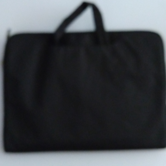 Voova Computer with Shoulder Strap NWT - Picture 3 of 8